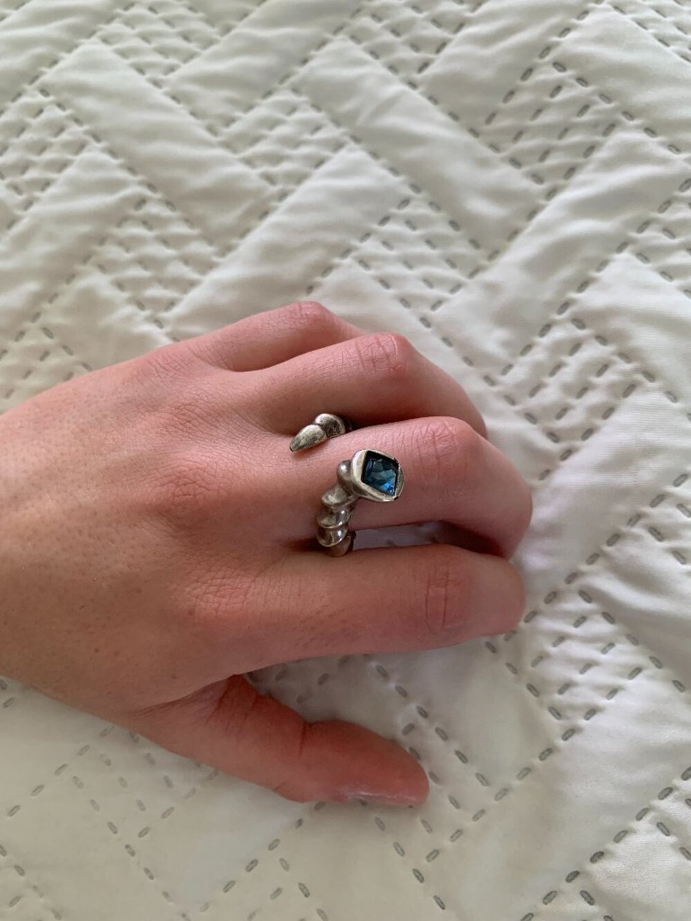 Uno de 50 Open Wrap Ring size 8